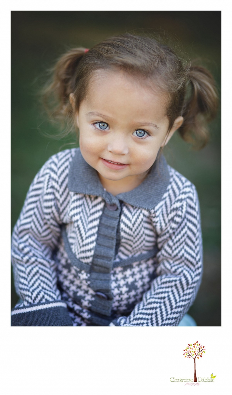 Sonora childrens photographer Christine Dibble Photography takes photos of a blue-eyed Gap model look-alike at Indigeny Reserve.