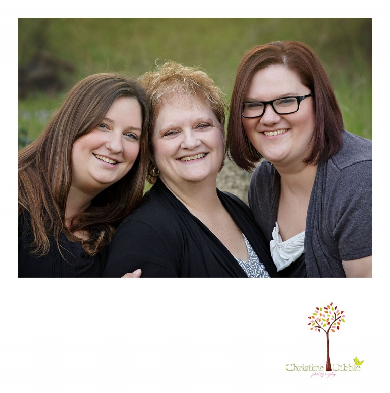 Sonora family photographer Christine Dibble Photography takes outdoor family photos at Indigeny Reserve of a mom and her grown daughters.