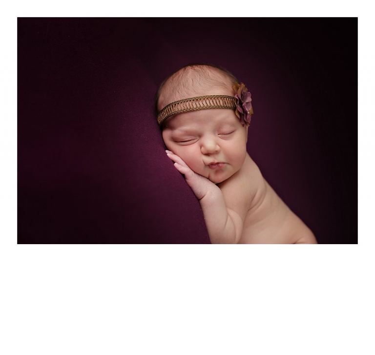 Sonora newborn photographer Christine Dibble Photography takes newborn portraits of babies making faces as they pose in headbands on a blanket.