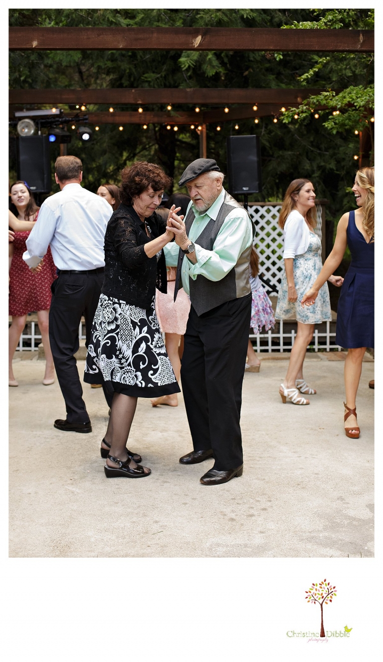 Sonora wedding photographer Christine Dibble Photography photographs a Twain Harte Tree Farm wedding.