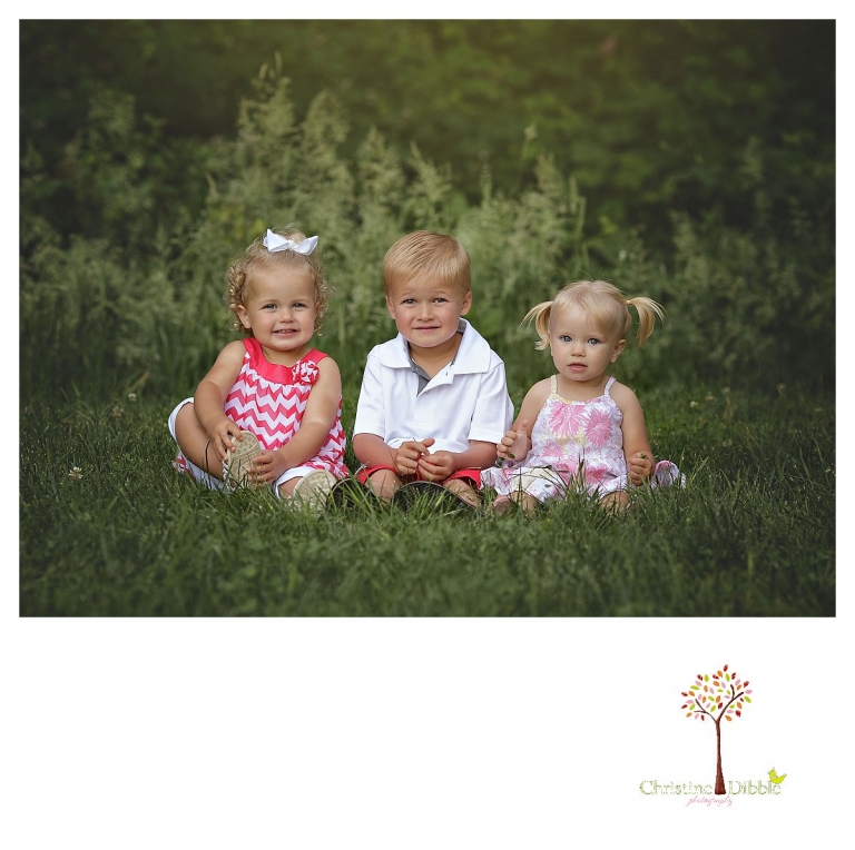 Twain Harte Tree Farm and Sonora child photographer Christine Dibble Photography takes photos of three visiting cousins at sunset.