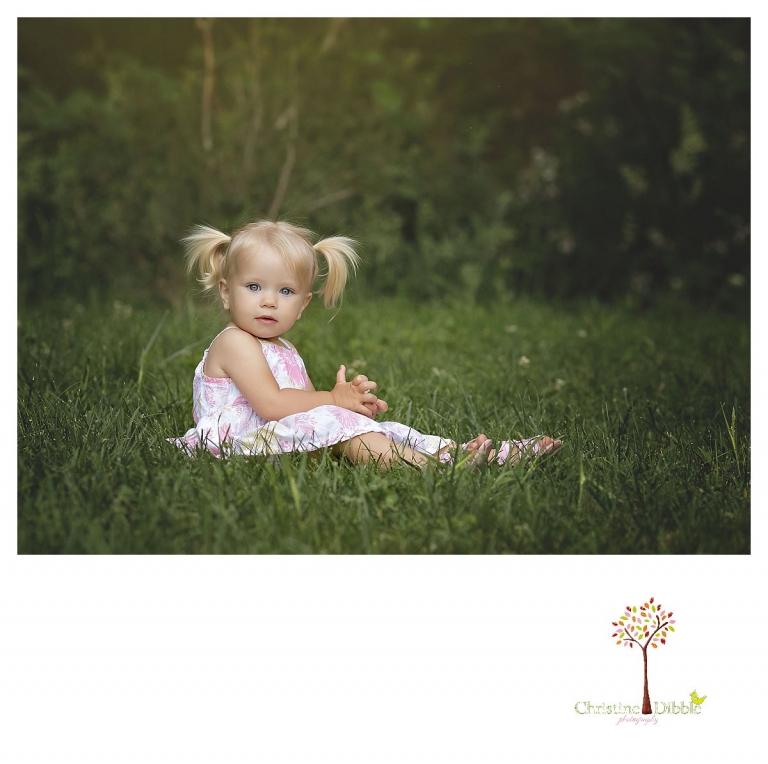 Twain Harte Tree Farm and Sonora child photographer Christine Dibble Photography takes photos of three visiting cousins including individual portraits.