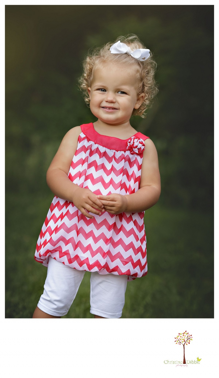 Twain Harte Tree Farm and Sonora child photographer Christine Dibble Photography takes photos of three visiting cousins.