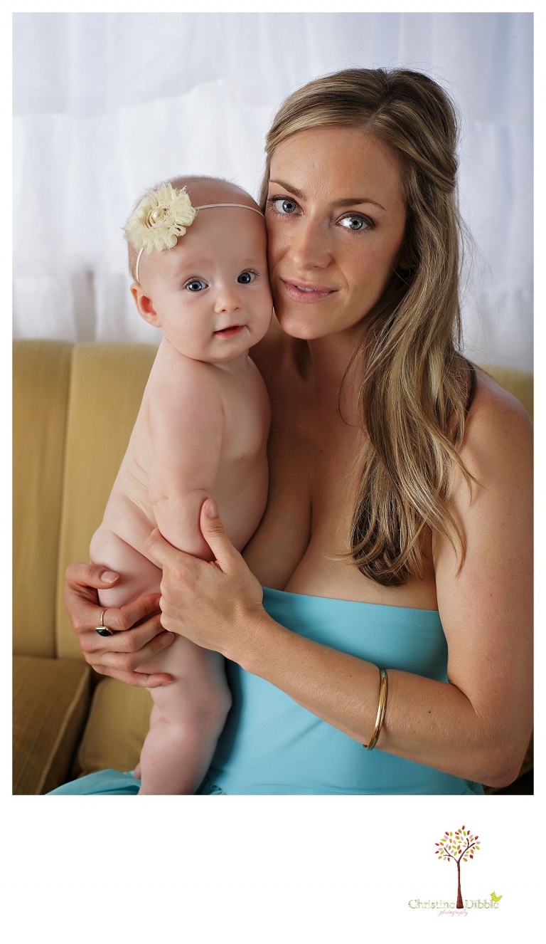 Sonora baby photographer Christine Dibble Photography takes studio portraits for a mommy and me session of a mother and her daughter.