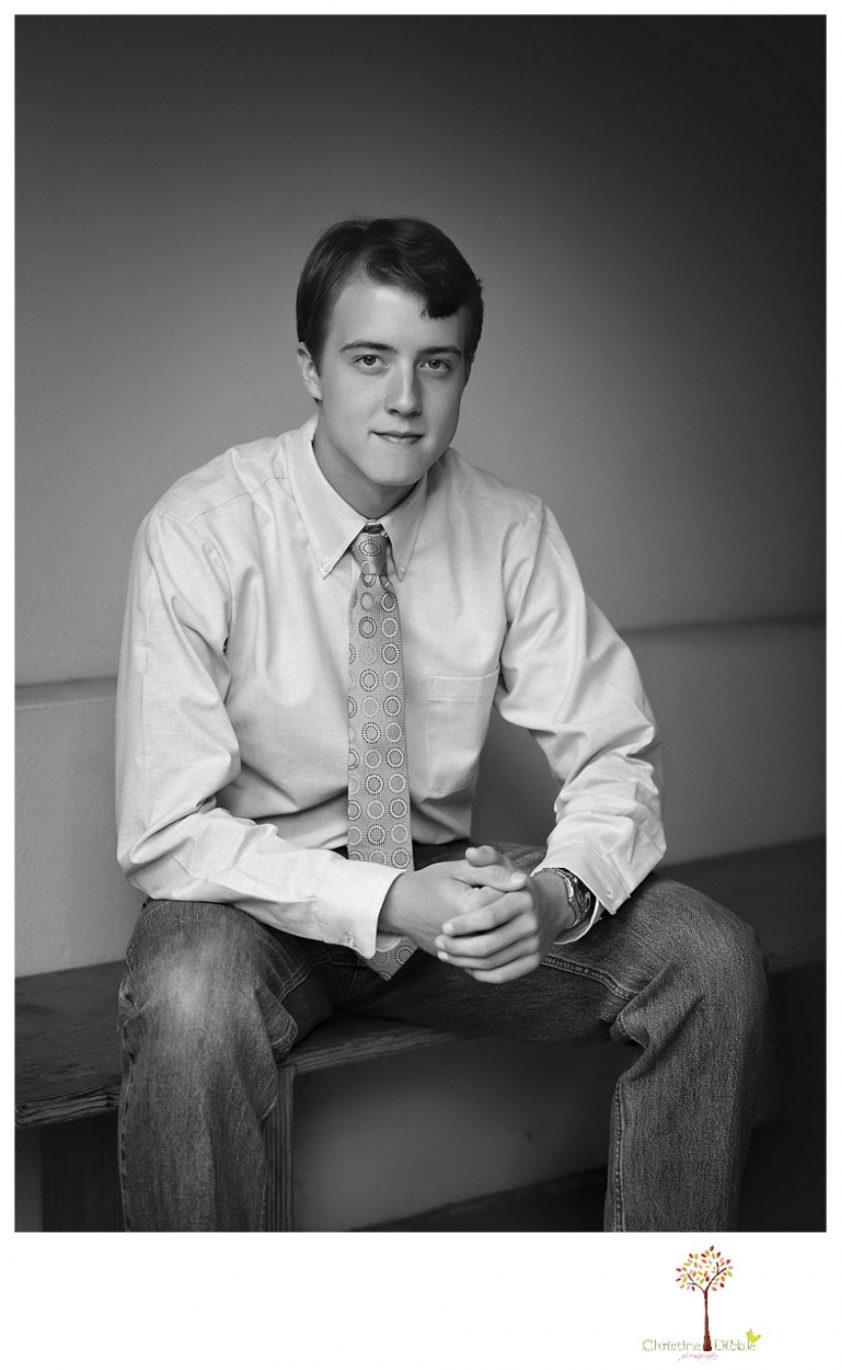 Summerville High senior portrait photographer Christine Dibble Photography takes outdoor senior portraits outside on the steps of the historic Sonora courthouse in black and white and color.