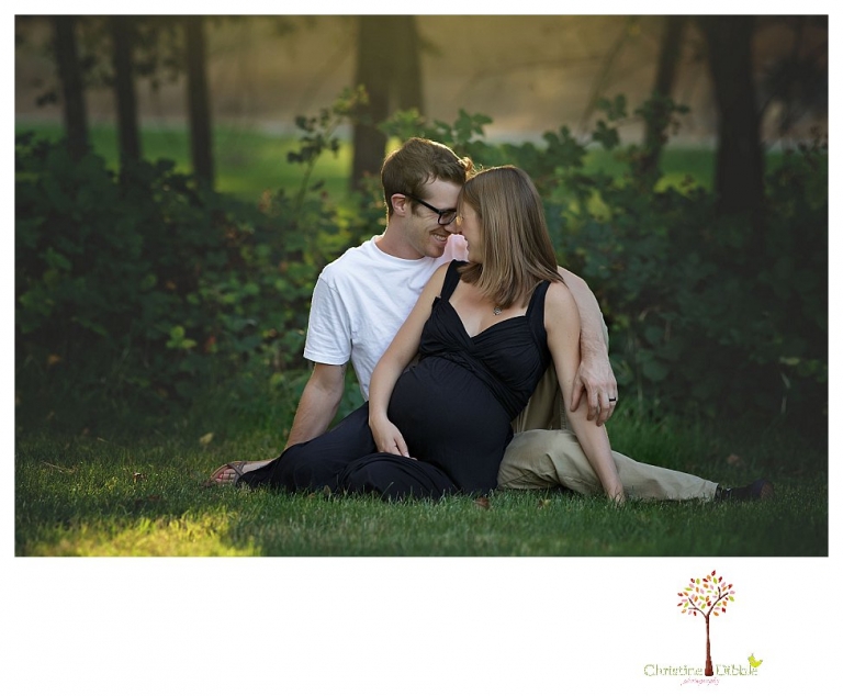 Sonora maternity photographer Christine Dibble Photography takes baby bump belly photos in an Indigeny Reserve maternity portrait session.