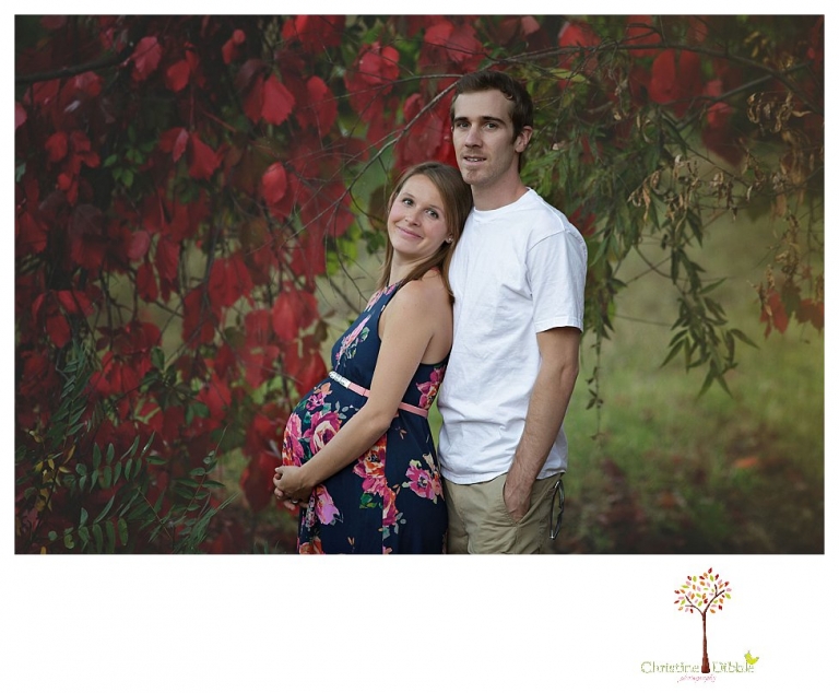 Sonora maternity photographer Christine Dibble Photography takes baby bump belly photos in an Indigeny Reserve maternity portrait session.