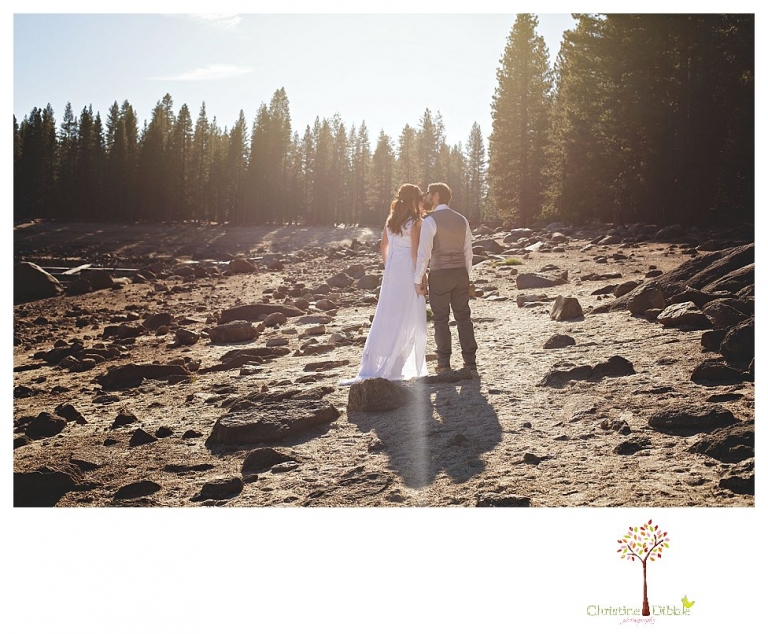 Sonora and Pinecrest wedding photographer Christine Dibble Photography takes wedding photos at a Pinecrest elopement.