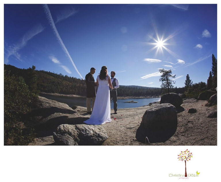 Sonora and Pinecrest wedding photographer Christine Dibble Photography takes wedding photos at a Pinecrest elopement including a fisheye image of the ceremony on a cliff overlooking Pinecrest Lake.