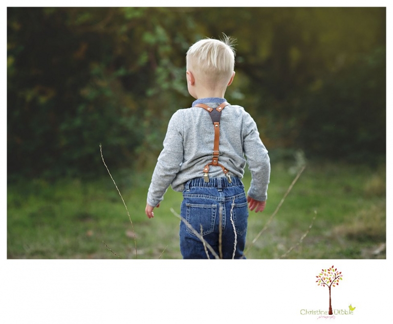 Sonora Family Photographer Christine Dibble Photography takes extended Fall family photos at Indigeny Reserve on a cream velvet loveseat sitting in the apple orchard.