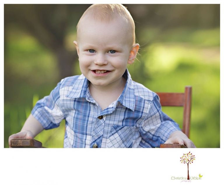 Sonora Child Photographer Christine Dibble Photography takes outdoor spring portraits of two young siblings at Indigeny Reserve while they play and explore.