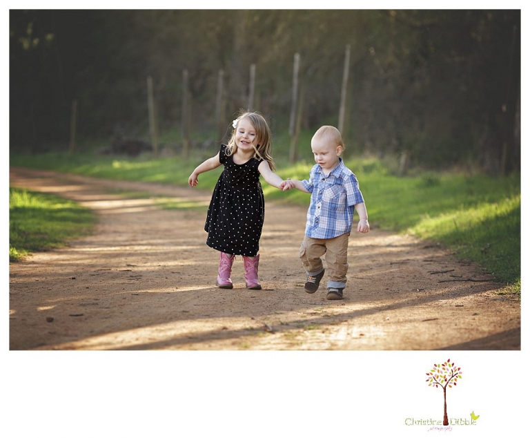 Sonora Child Photographer Christine Dibble Photography takes outdoor spring portraits of two young siblings at Indigeny Reserve while they play and explore.
