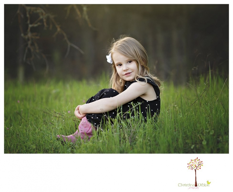Sonora Child Photographer Christine Dibble Photography takes outdoor spring portraits of two young siblings at Indigeny Reserve while they play and explore.
