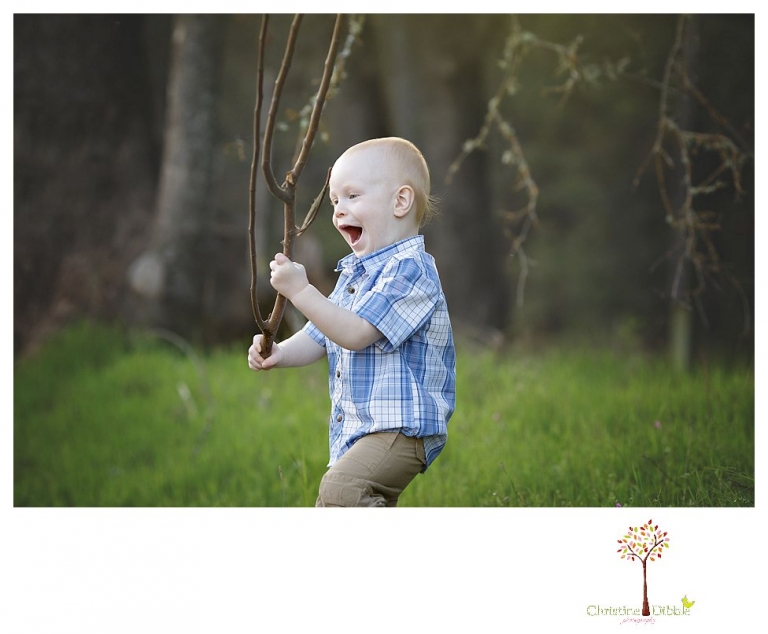 Sonora Child Photographer Christine Dibble Photography takes outdoor spring portraits of two young siblings at Indigeny Reserve while they play and explore.