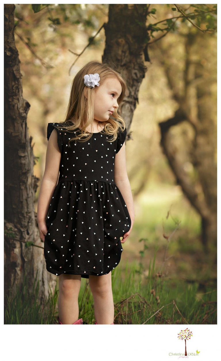 Sonora Child Photographer Christine Dibble Photography takes outdoor spring portraits of two young siblings at Indigeny Reserve while they play and explore.
