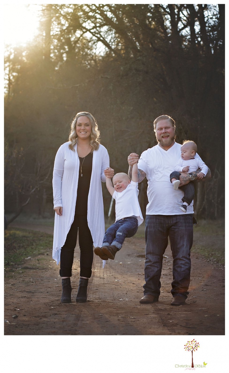 Sonora Family photographer Christine Dibble Photography takes extended family portraits at Indigeny Reserve to document a family all together as one fights cancer.