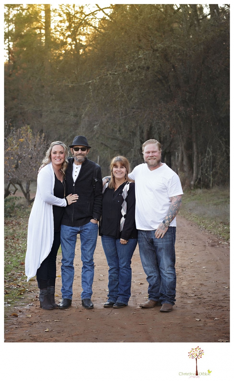 Sonora Family photographer Christine Dibble Photography takes extended family portraits at Indigeny Reserve to document a family all together as one fights cancer.