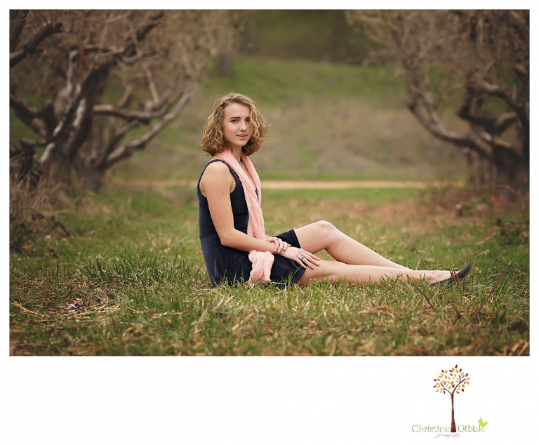 Sonora Senior Portrait photographer Christine Dibble Photography takes outdoor spring senior portraits at Indigeny Reserve of a girl in natural settings and with favorite books.
