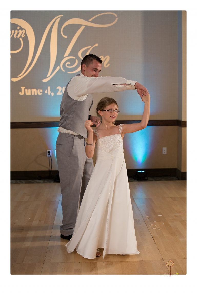 Sonora Wedding Photographer Christine Dibble Photography takes wedding photos at a Black Oak Casino Resort wedding.