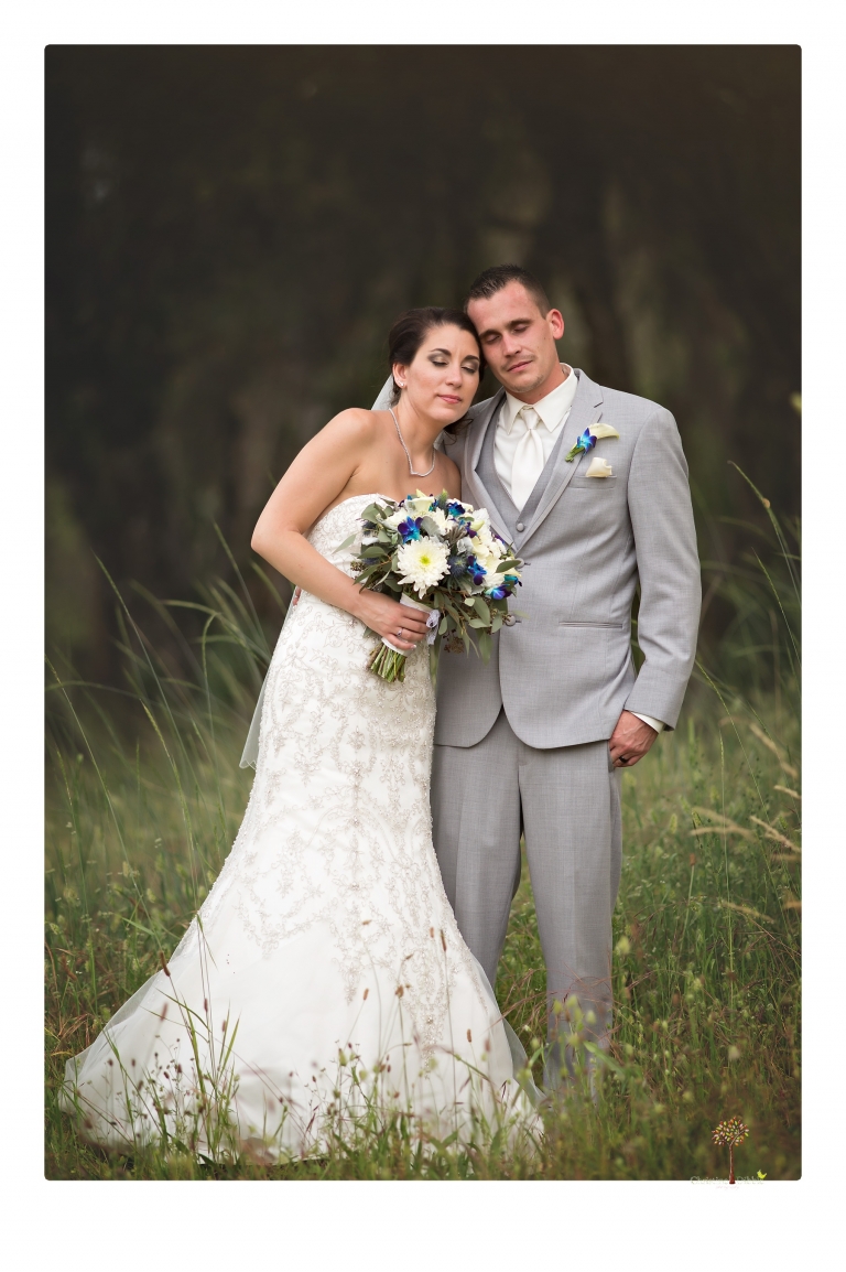 Sonora Wedding Photographer Christine Dibble Photography takes wedding photos at a Black Oak Casino Resort wedding.