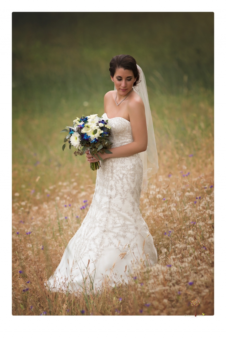 Sonora Wedding Photographer Christine Dibble Photography takes wedding photos at a Black Oak Casino Resort wedding.