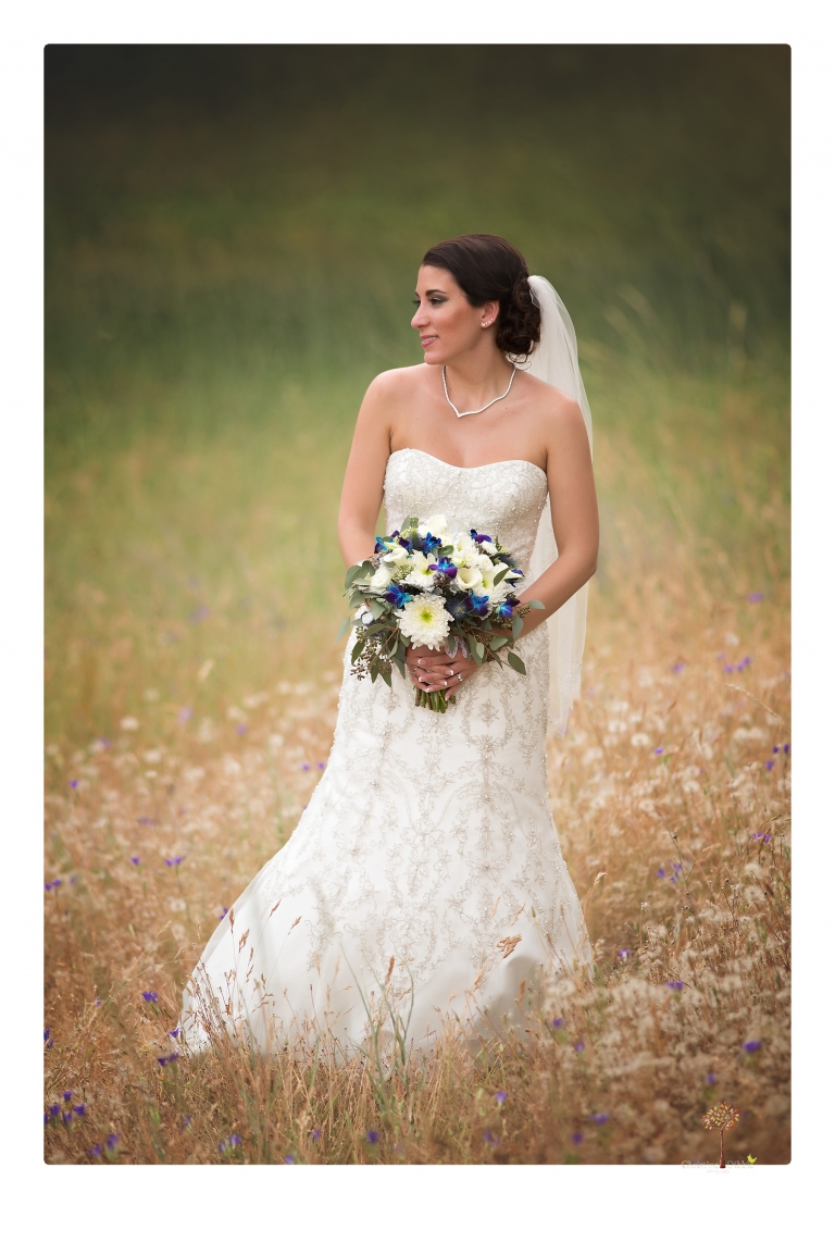 Sonora Wedding Photographer Christine Dibble Photography takes wedding photos at a Black Oak Casino Resort wedding.