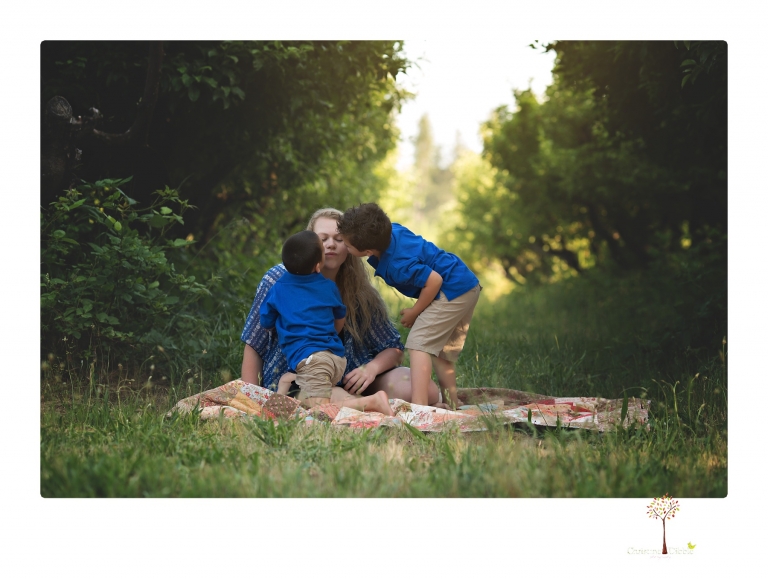 Sonora family photographer Christine Dibble Photography takes photos of a mom and her boys as they wander around Indigeny Reserve.