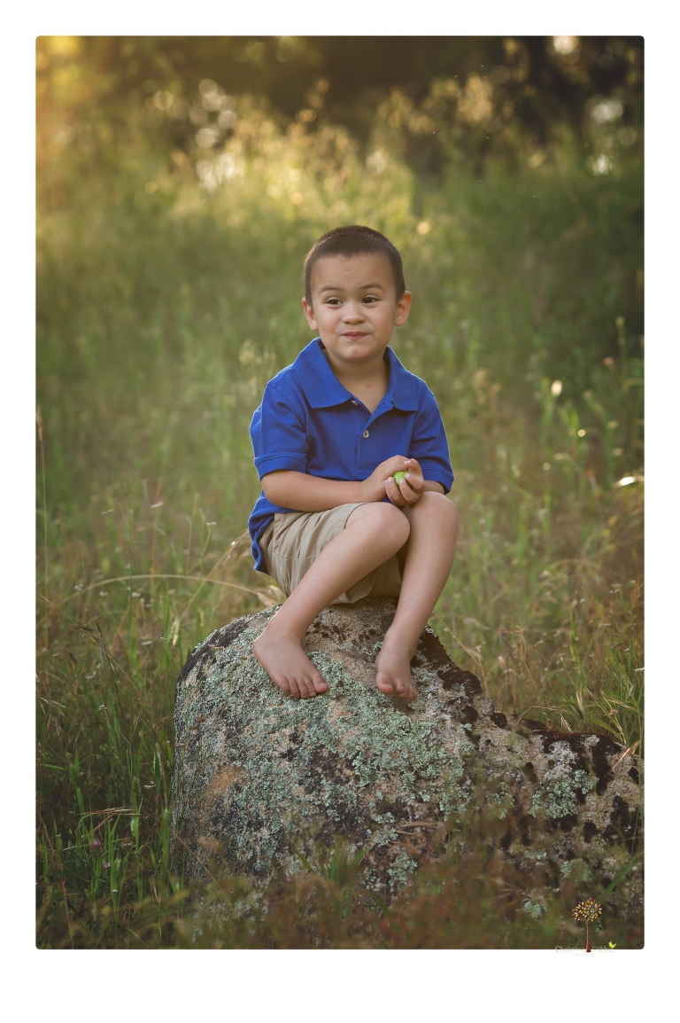 Sonora family photographer Christine Dibble Photography takes photos of a mom and her boys as they wander around Indigeny Reserve.