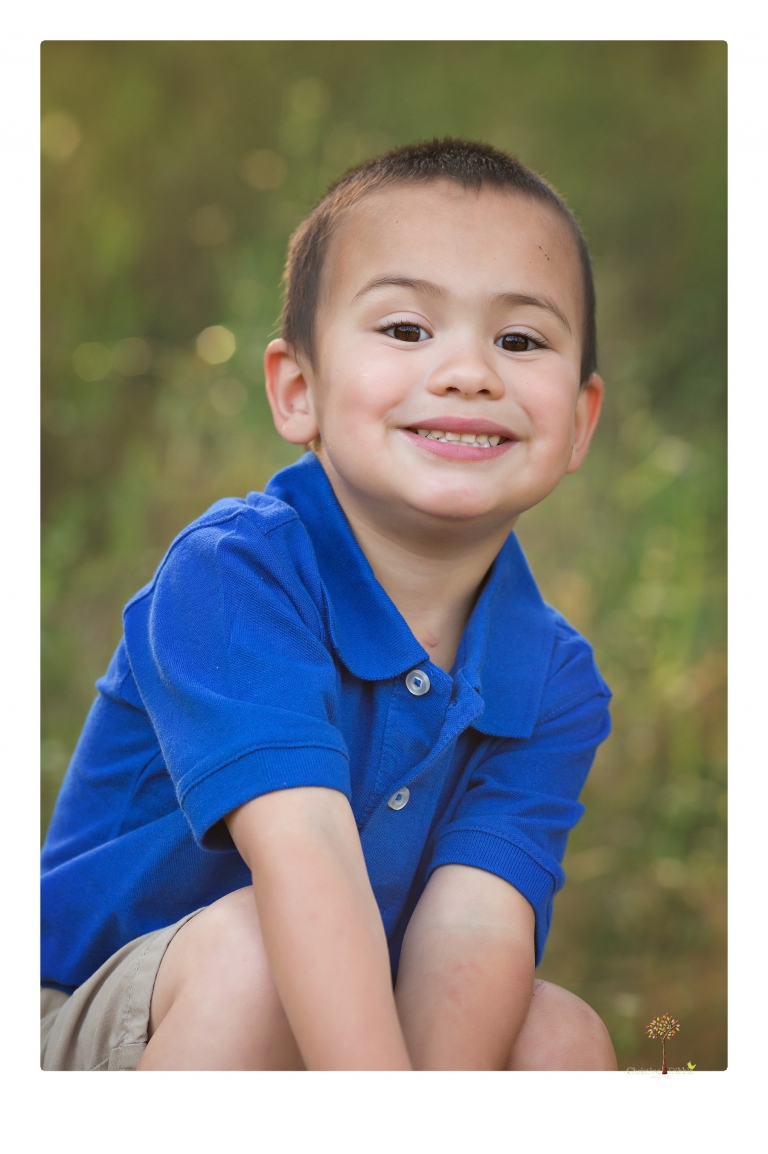 Sonora family photographer Christine Dibble Photography takes photos of a mom and her boys as they wander around Indigeny Reserve.