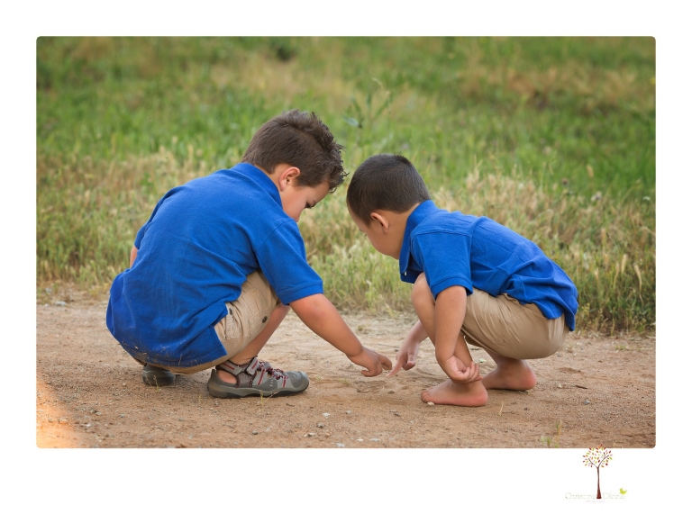 Sonora family photographer Christine Dibble Photography takes photos of a mom and her boys as they wander around Indigeny Reserve.