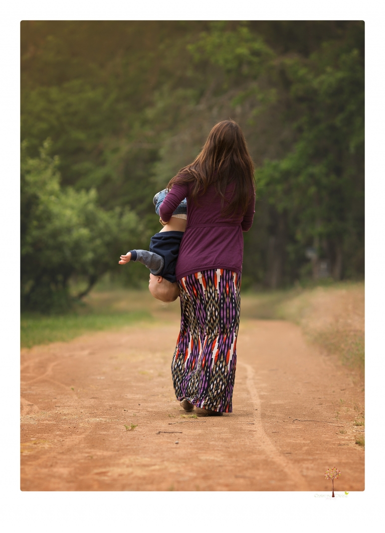 Sonora maternity photographer Christine Dibble Photography photographs a mommy and me maternity session at Indigeny Reserve.
