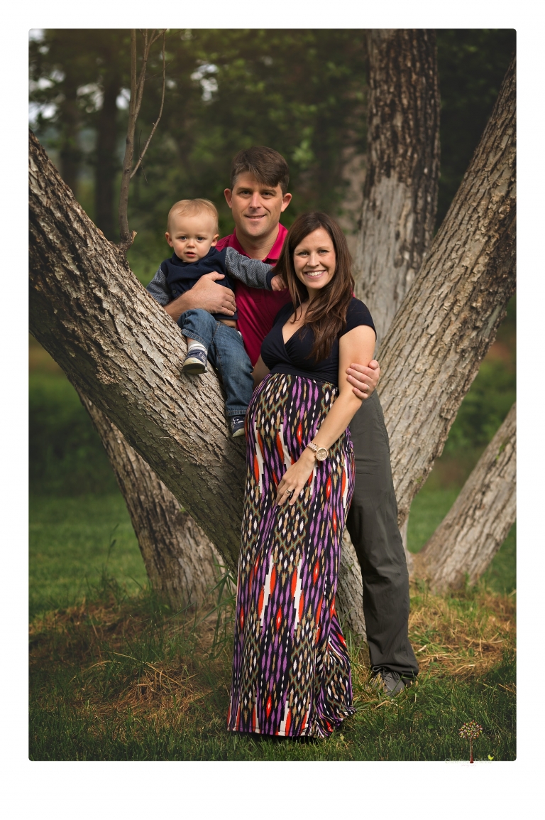 Sonora maternity photographer Christine Dibble Photography photographs a mommy and me maternity session at Indigeny Reserve.