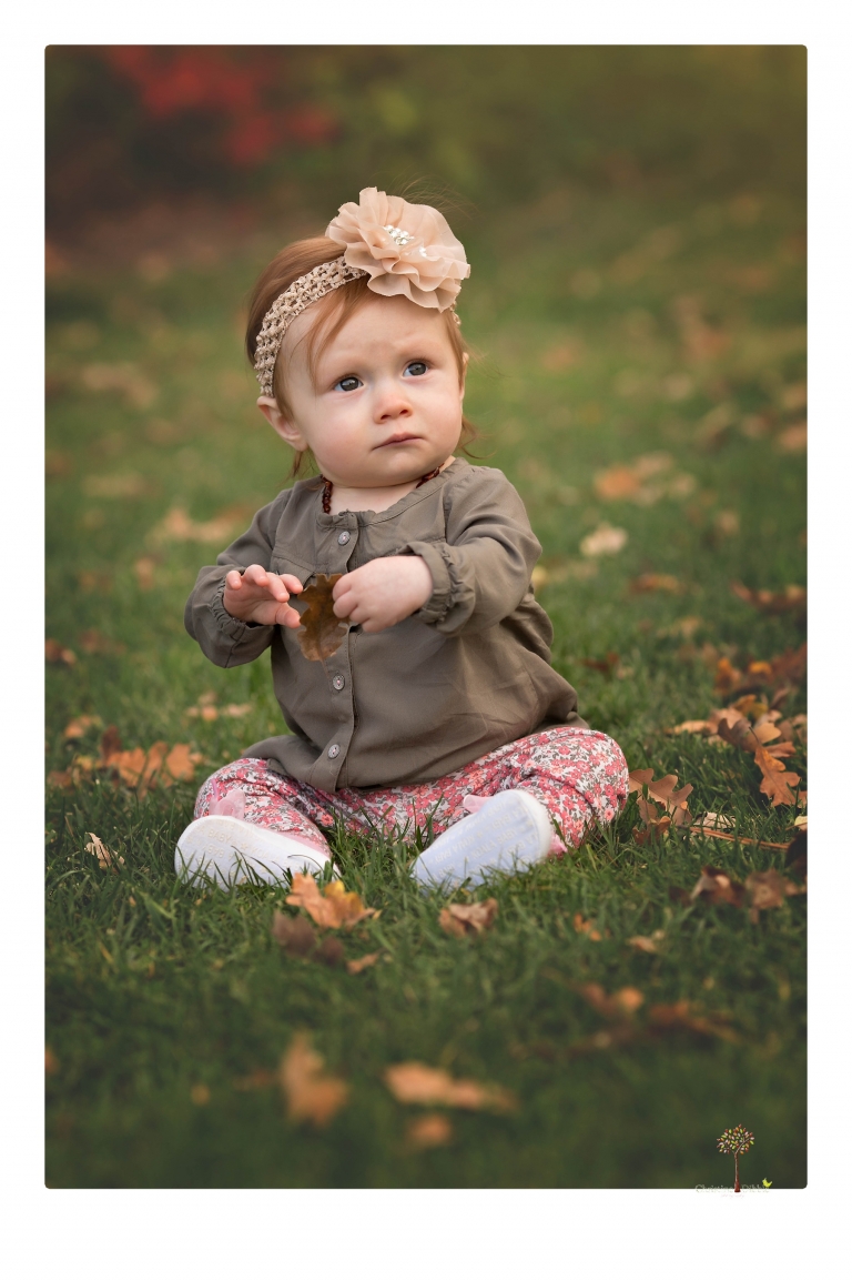 Sonora family photographer Christine Dibble Photography takes family portraits of a family at Indigeny Reserve with their baby girl.
