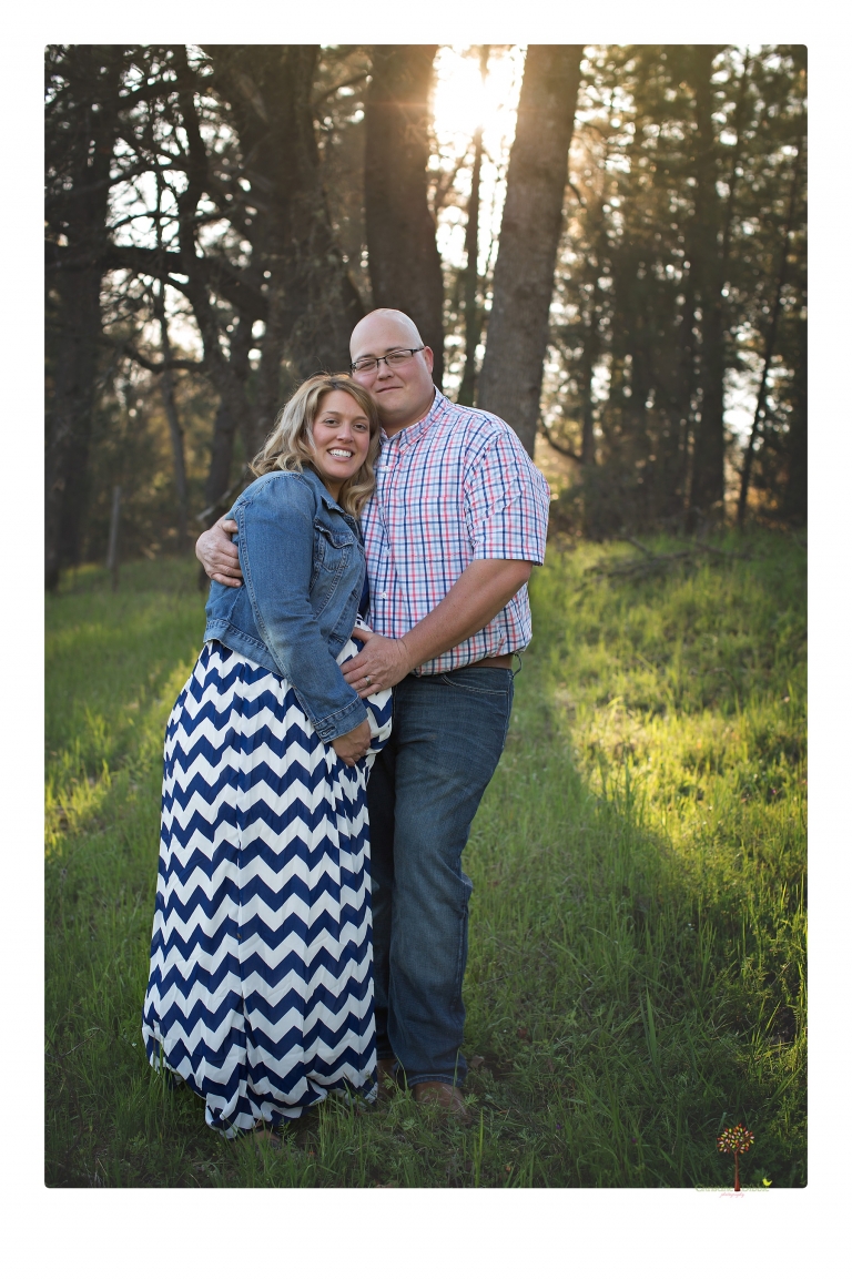 maternity portraits at Indigeny, photographed by Christine Dibble Photography of Sonora, include photos of mom and her baby belly, the whole family, and big sister as they play.