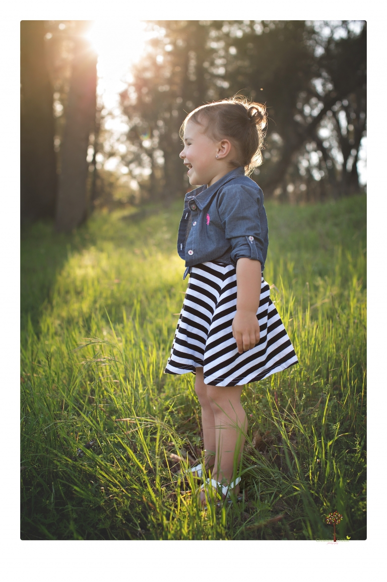 maternity portraits at Indigeny, photographed by Christine Dibble Photography of Sonora, include photos of mom and her baby belly, the whole family, and big sister as they play.