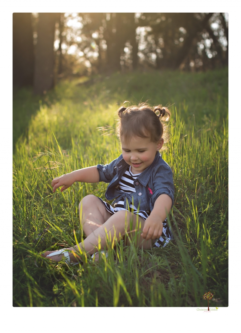 maternity portraits at Indigeny, photographed by Christine Dibble Photography of Sonora, include photos of mom and her baby belly, the whole family, and big sister as they play.
