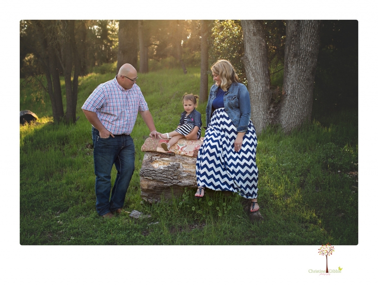 maternity portraits at Indigeny, photographed by Christine Dibble Photography of Sonora, include photos of mom and her baby belly, the whole family, and big sister as they play.