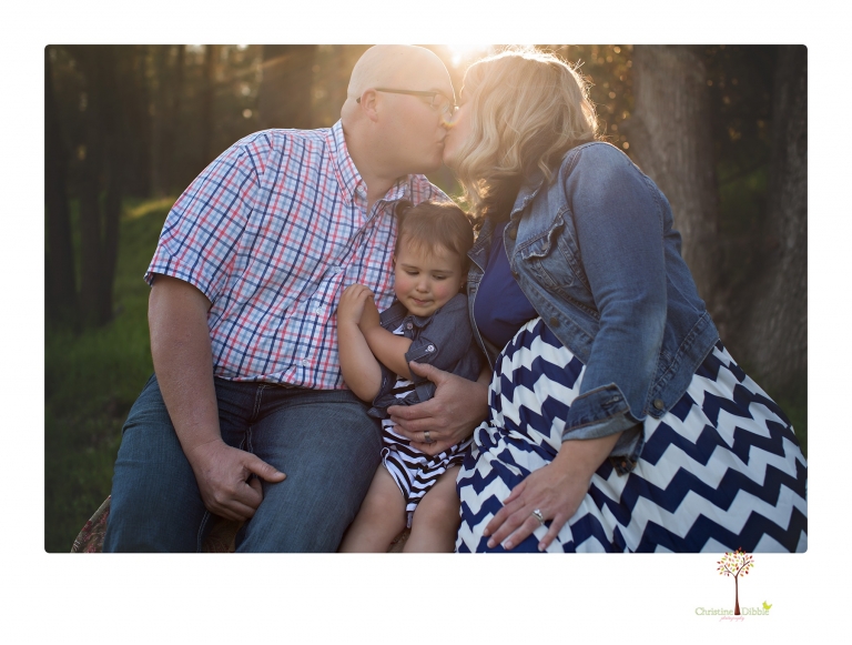 maternity portraits at Indigeny, photographed by Christine Dibble Photography of Sonora, include photos of mom and her baby belly, the whole family, and big sister as they play.