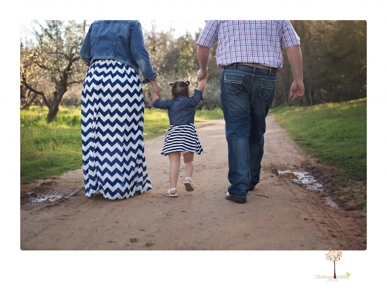 maternity portraits at Indigeny, photographed by Christine Dibble Photography of Sonora, include photos of mom and her baby belly, the whole family, and big sister as they play.