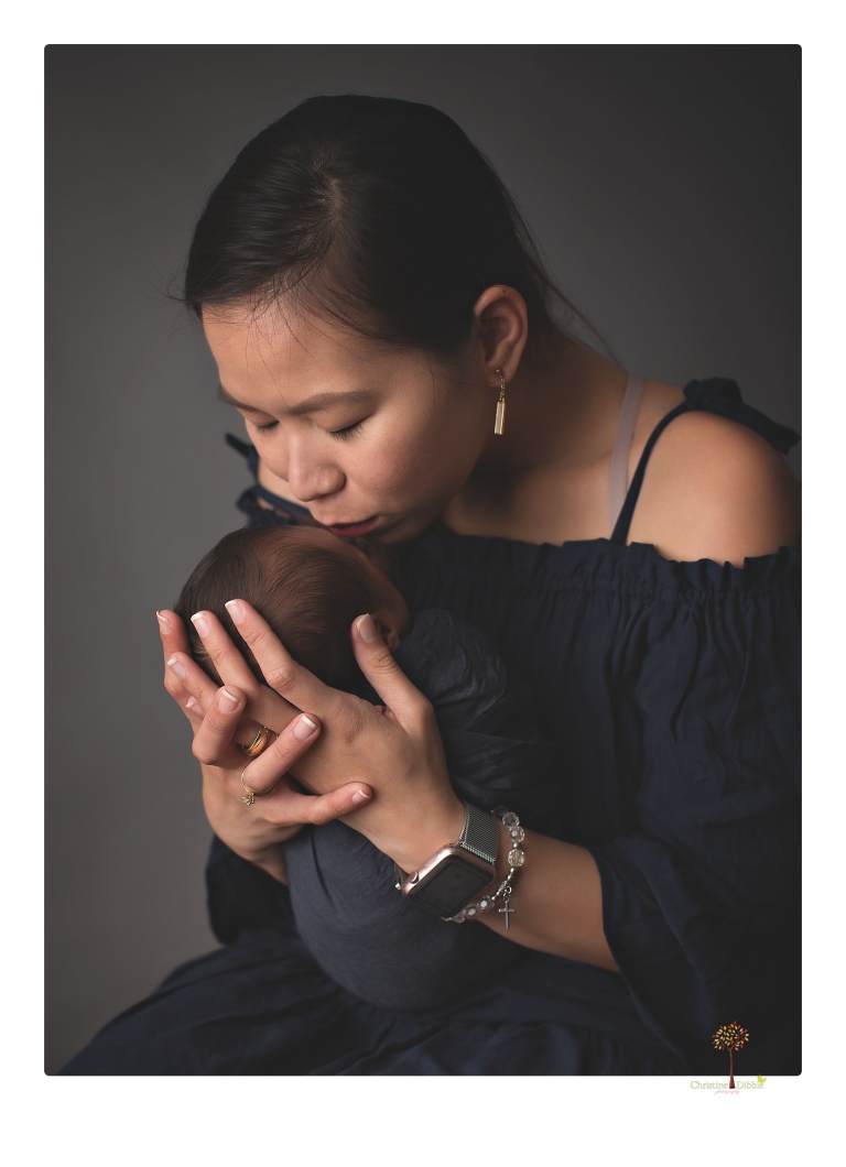 Sonora newborn photography by Christine Dibble Photography includes studio newborn portraits of family and baby.
