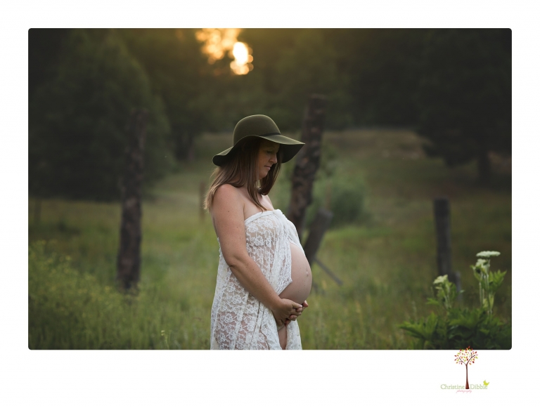 Sonora maternity photographer Christine Dibble Photography takes Long Barn maternity portraits in a field and woods of a mother-to-be and her family.