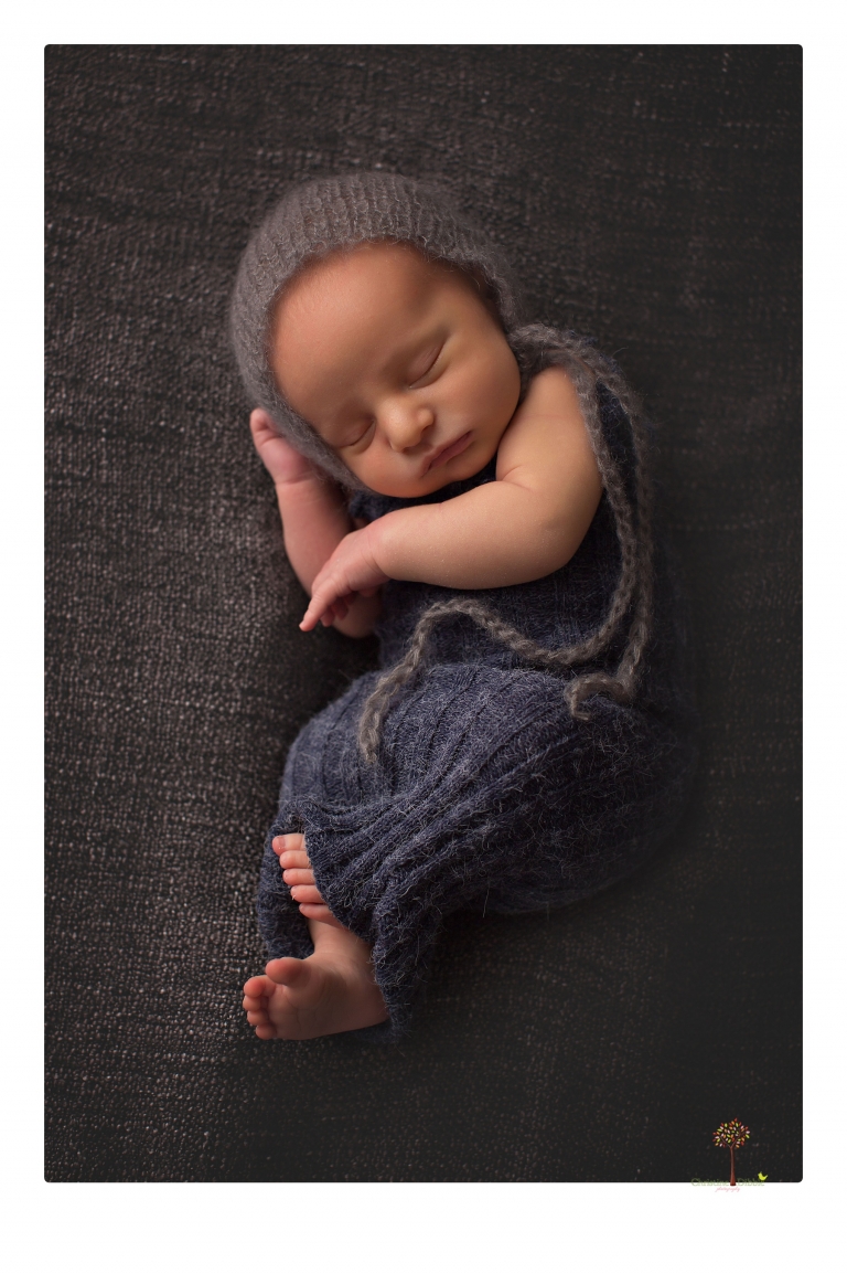 Sonora newborn photographer Christine Dibble Photography takes older newborn portraits of a baby boy with his big sister and mother.