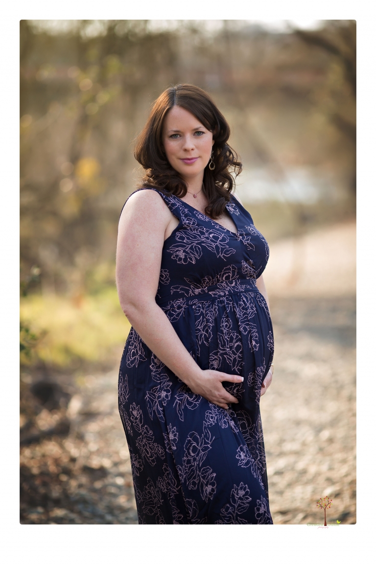 Sonora maternity photographer Christine Dibble Photography photographs a Knights Ferry maternity portrait session.