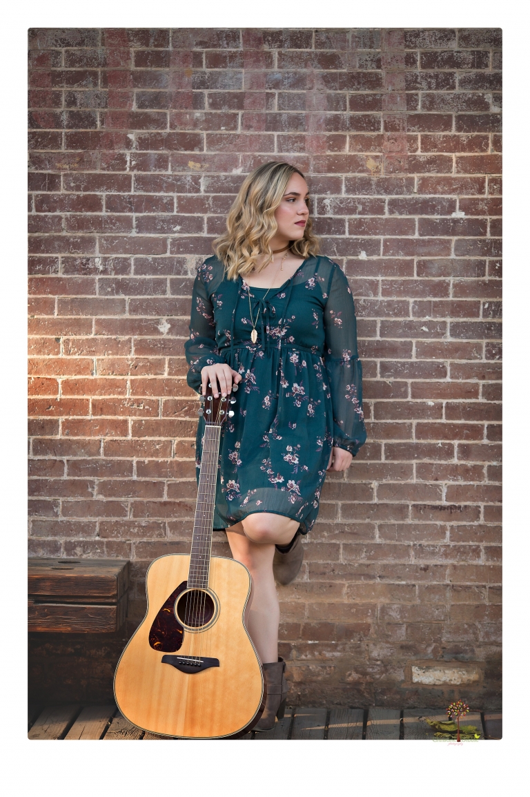 Sonora Senior Portrait photographer Christine Dibble Photography takes Sonora High School senior portraits of a guitarist in Columbia.