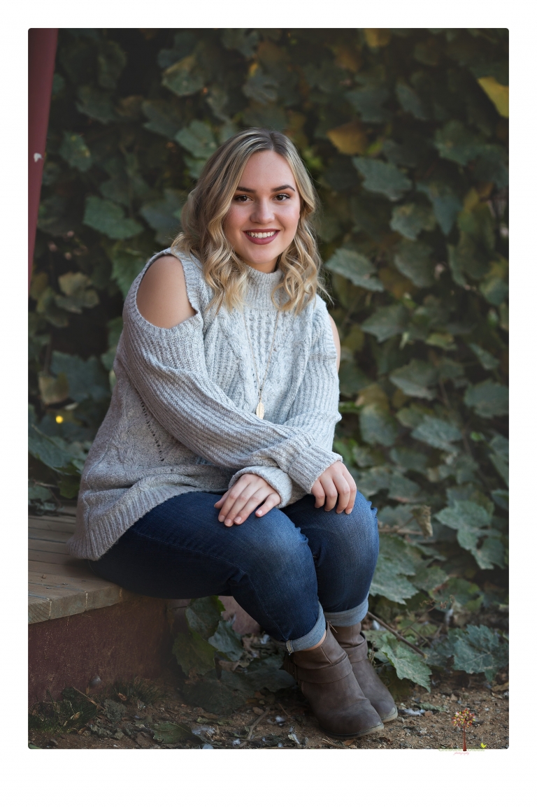 Sonora Senior Portrait photographer Christine Dibble Photography takes Sonora High School senior portraits of a guitarist in Columbia.