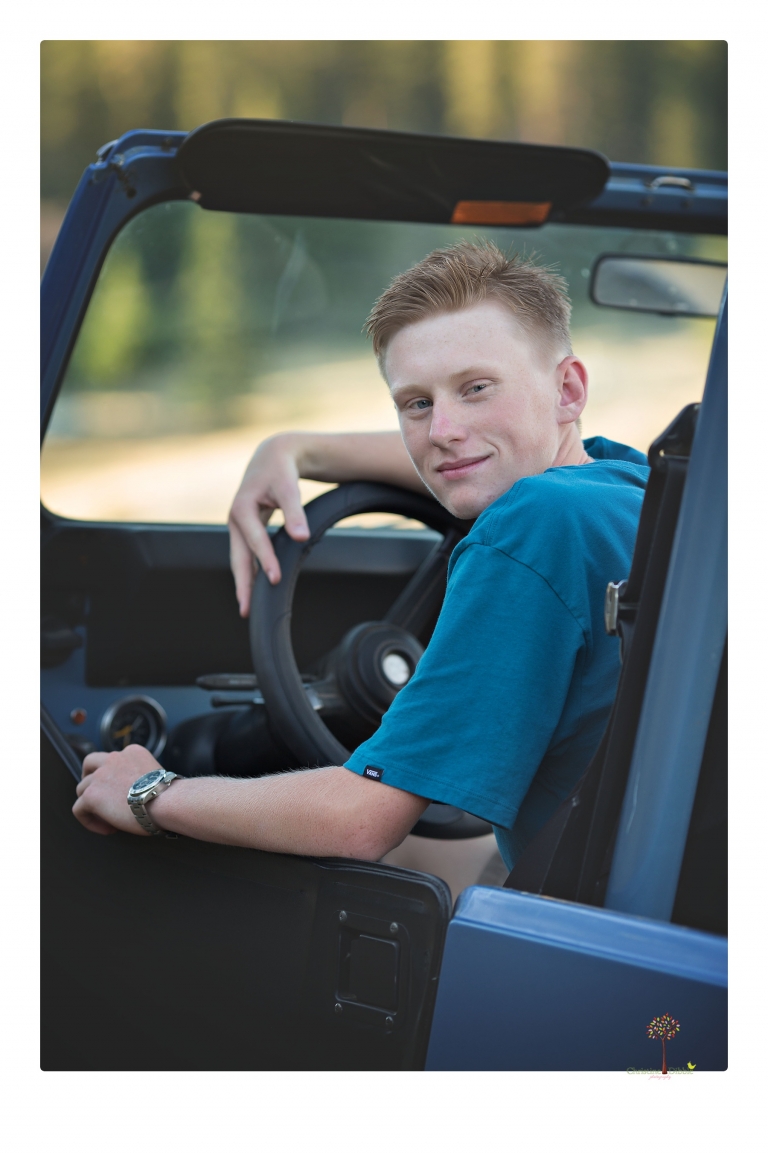 Sonora senior portrait photographer Christine Dibble Photography takes senior portraits of a Summerville High golfer at Little Sweden and Phoenix Lake Country Club.