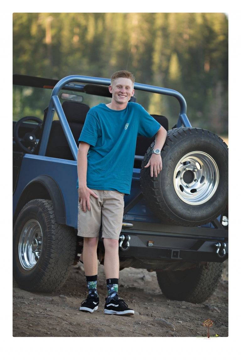 Sonora senior portrait photographer Christine Dibble Photography takes senior portraits of a Summerville High golfer at Little Sweden and Phoenix Lake Country Club.