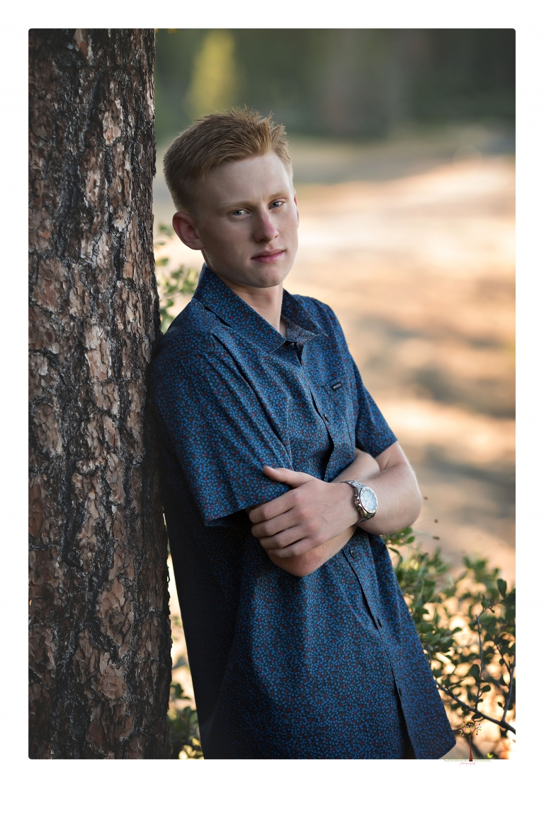 Sonora senior portrait photographer Christine Dibble Photography takes senior portraits of a Summerville High golfer at Little Sweden and Phoenix Lake Country Club.