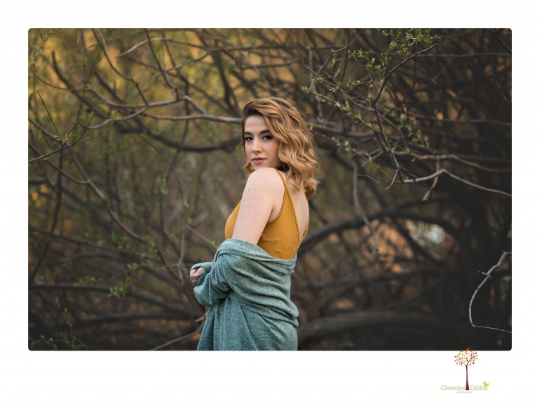 Sonora senior portrait photographer Christine Dibble Photography takes senior portraits of a fashionable senior girl in Twain Harte.