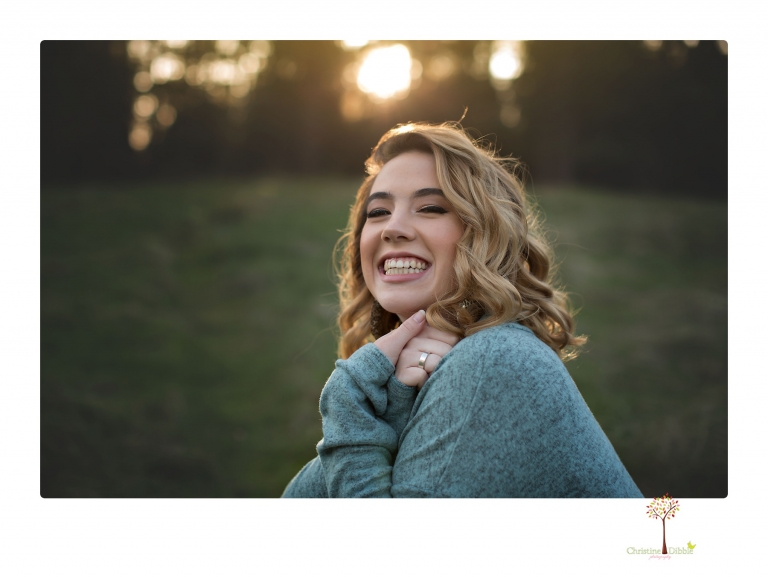 Sonora senior portrait photographer Christine Dibble Photography takes senior portraits of a fashionable senior girl in Twain Harte.